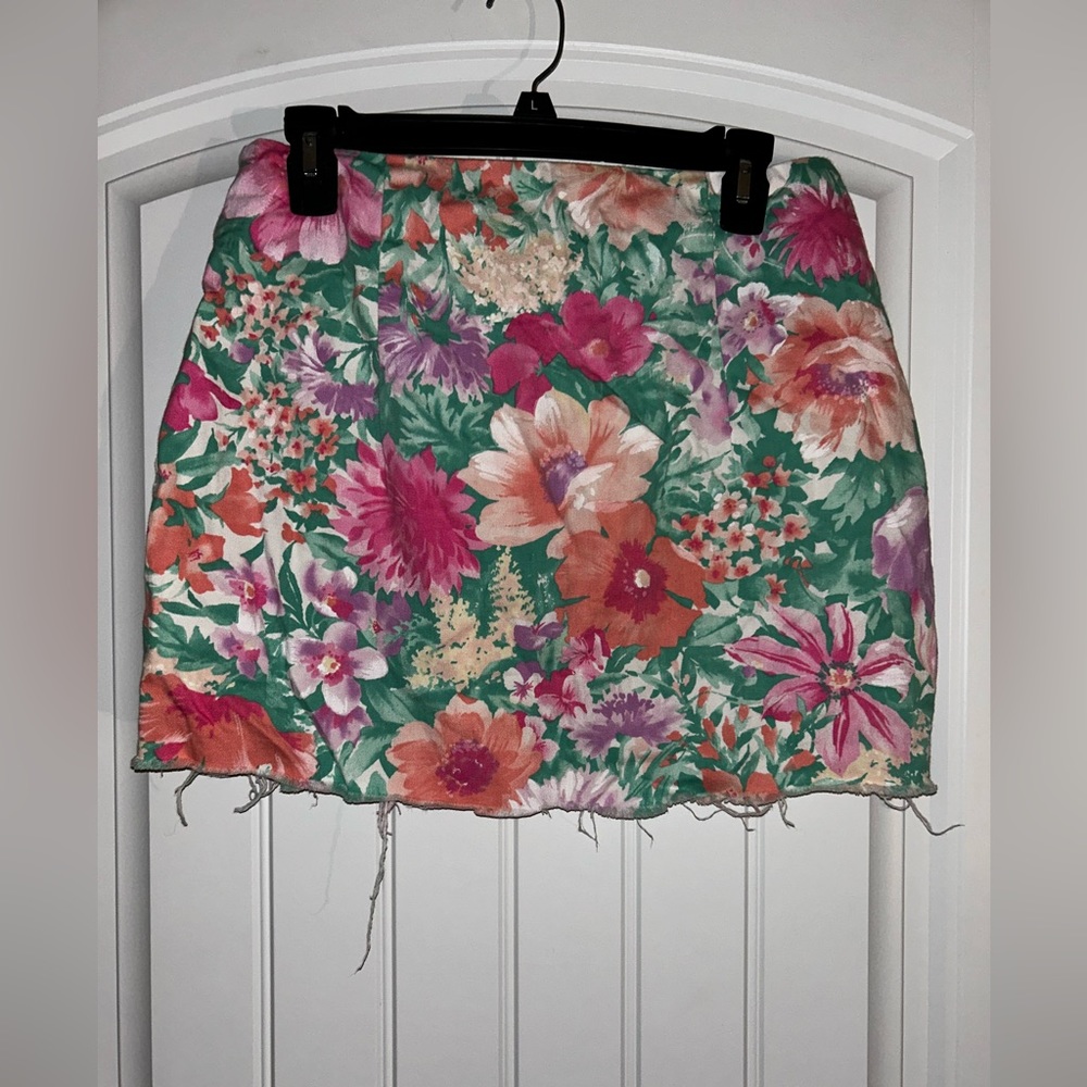 35th and 10th floral skirt🌹🩷🪻🌸🪷🌻🌷💐